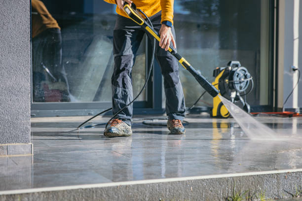 Best Roof Pressure Washing  in Dodge City, KS